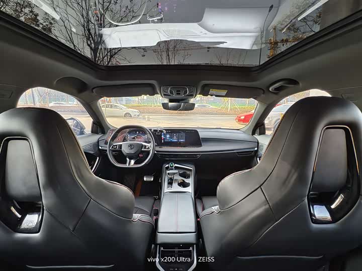 Фото 7 - MG Motor 7