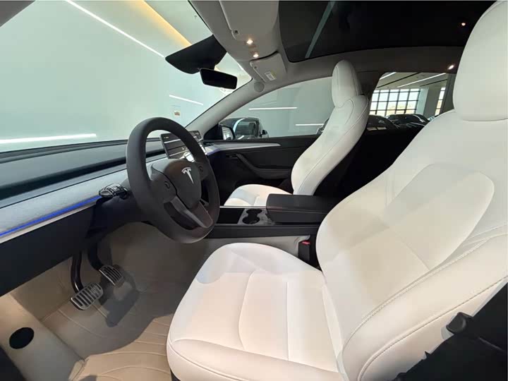 Фото 6 - Tesla Model Y