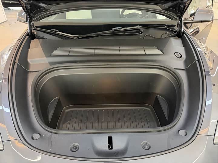 Фото 8 - Tesla Model Y