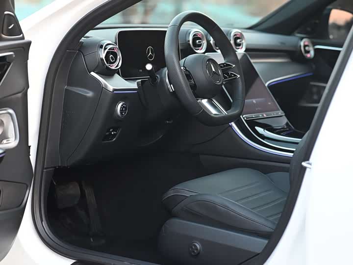 Фото 4 - Mercedes-Benz C-Class