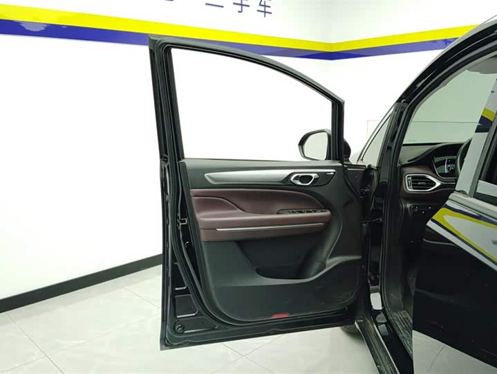 Фото 7 - GAC Trumpchi M6