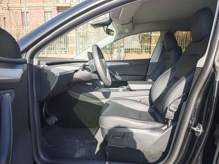 Фото 4 - Tesla Model Y