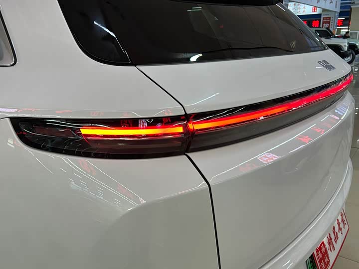 Фото 7 - LiXiang L7