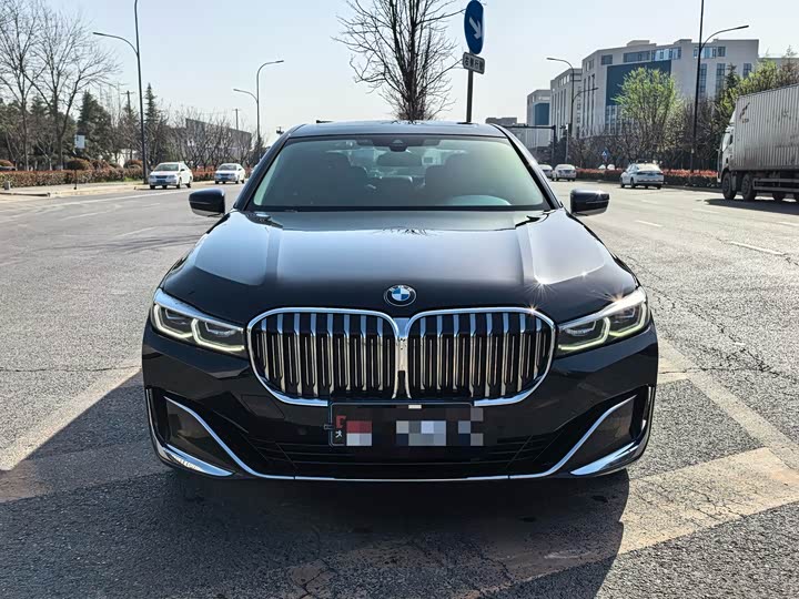 Фото 2 - BMW 7 Series