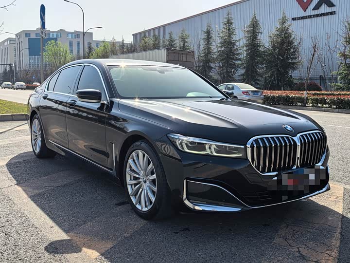 Фото 3 - BMW 7 Series