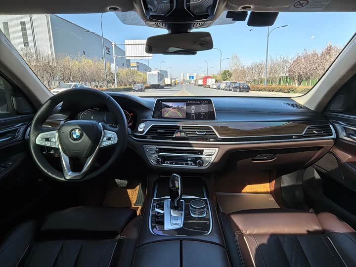 Фото 7 - BMW 7 Series