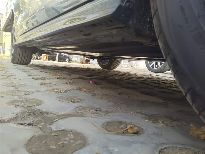 Фото 2 - Volkswagen Golf