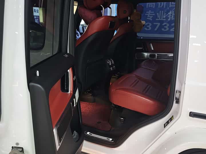 Фото 9 - Mercedes-Benz G-Class