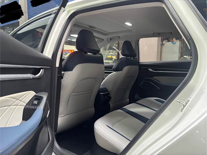 Фото 5 - Geely Emgrand