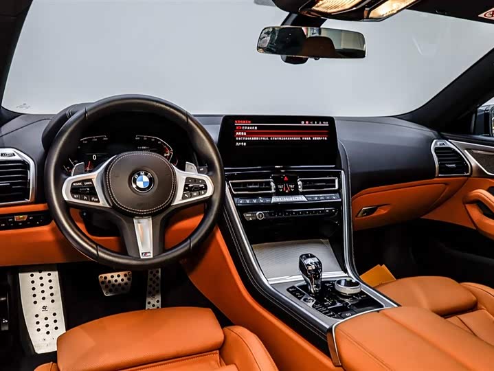 Фото 2 - BMW 8 Series