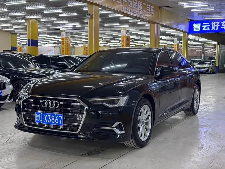 Фото 1 - Audi A6L