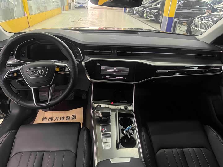 Фото 4 - Audi A6L