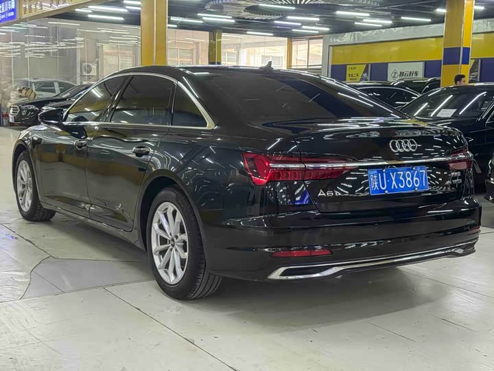 Фото 7 - Audi A6L