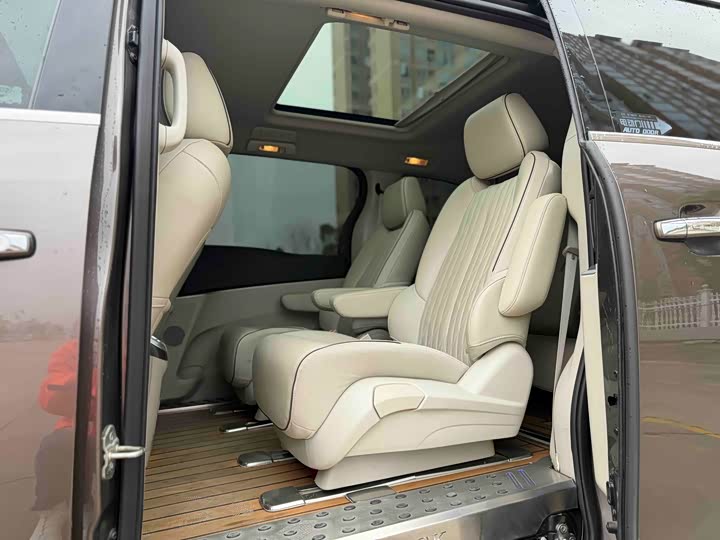 Фото 5 - Buick GL8 ES