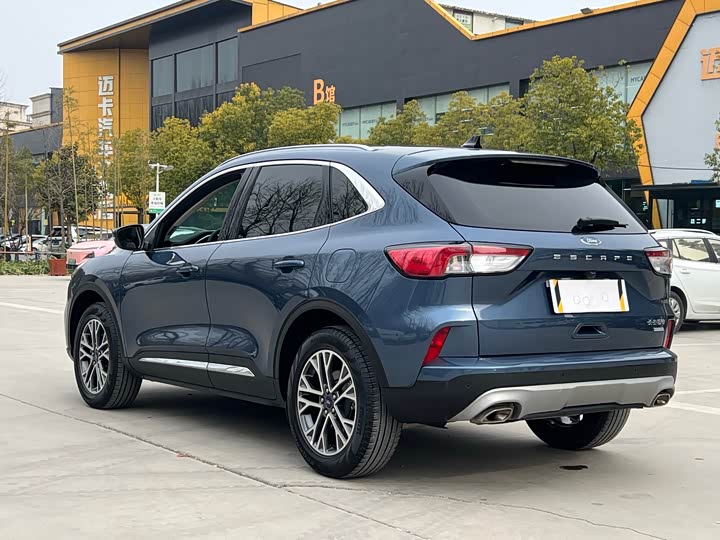 Фото 4 - Ford Escape