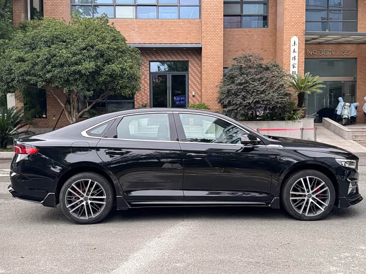 Фото 4 - Geely Preface