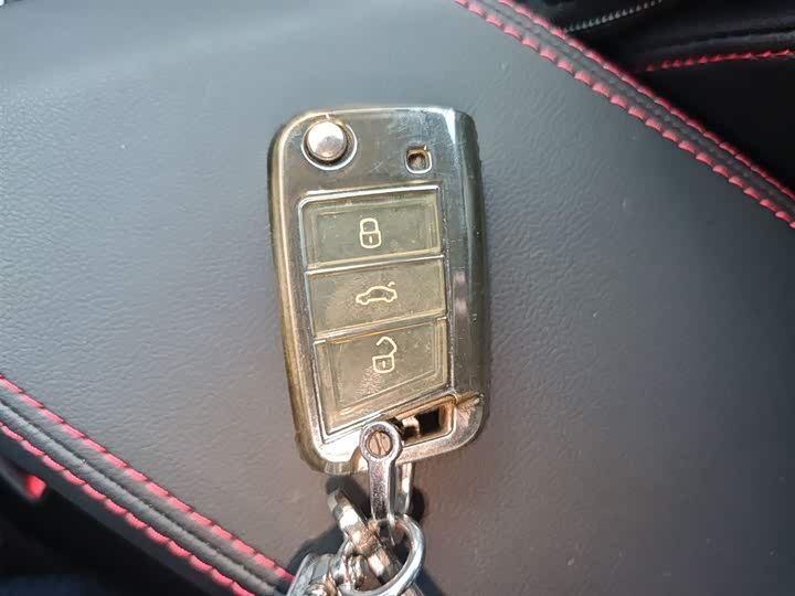 Фото 9 - Volkswagen Lavida