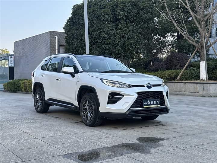 Фото 3 - Toyota Wildlander