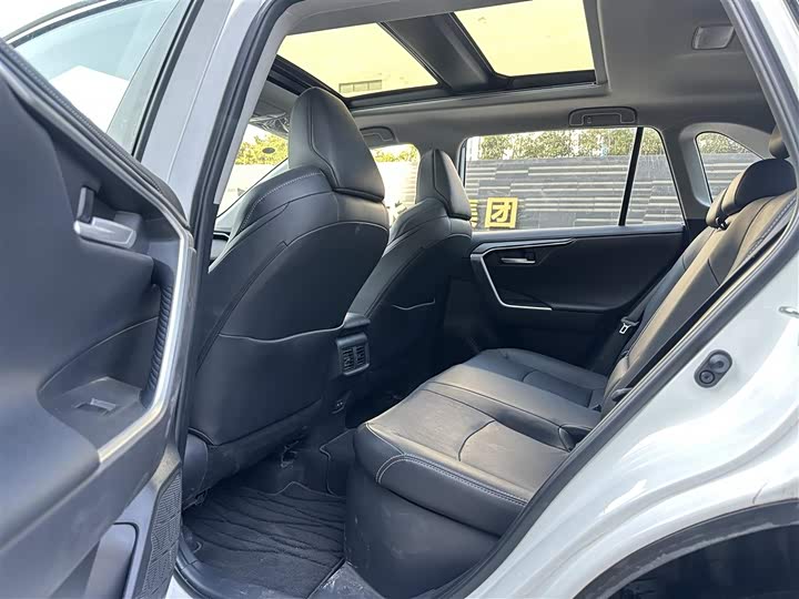 Фото 5 - Toyota Wildlander