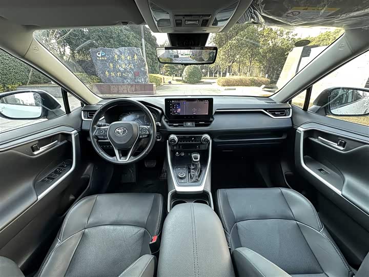 Фото 6 - Toyota Wildlander