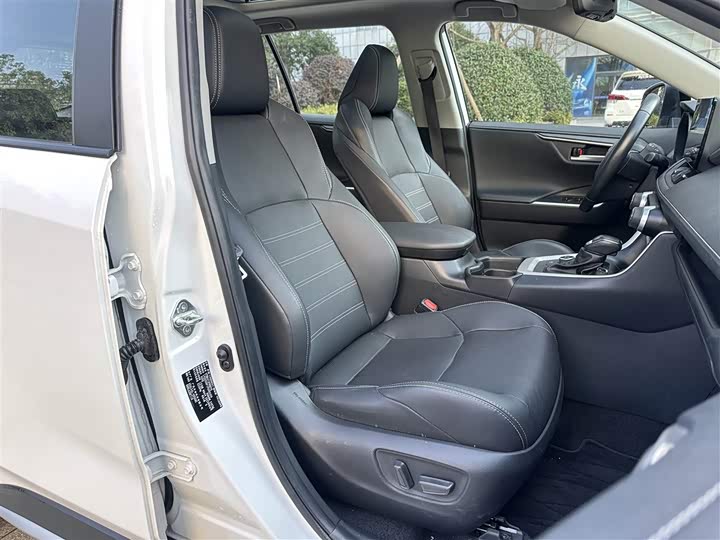 Фото 7 - Toyota Wildlander