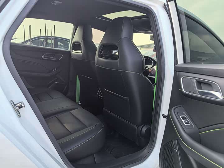 Фото 8 - MG Motor 6