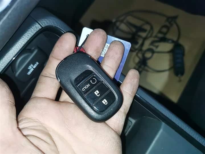 Фото 9 - Honda CR-V