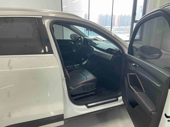 Фото 7 - Audi Q3