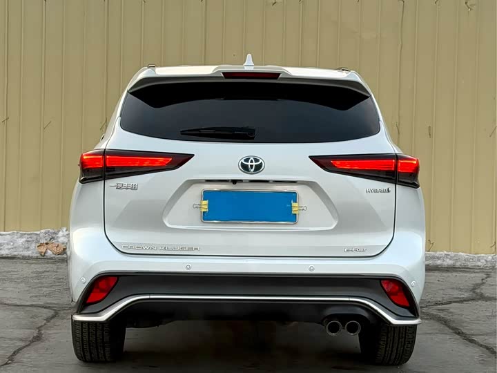 Фото 8 - Toyota Crown Kluger