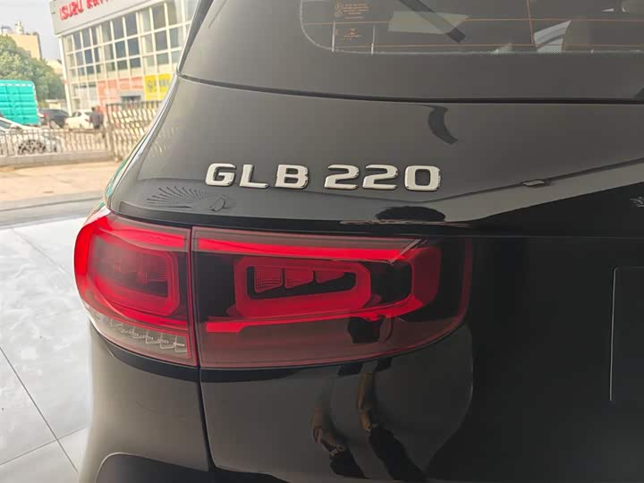 Фото 9 - Mercedes-Benz GLB-Class