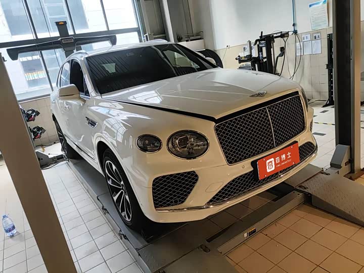 Фото 1 - Bentley Bentayga