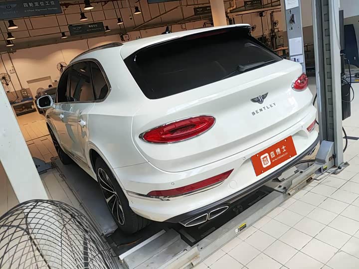 Фото 4 - Bentley Bentayga