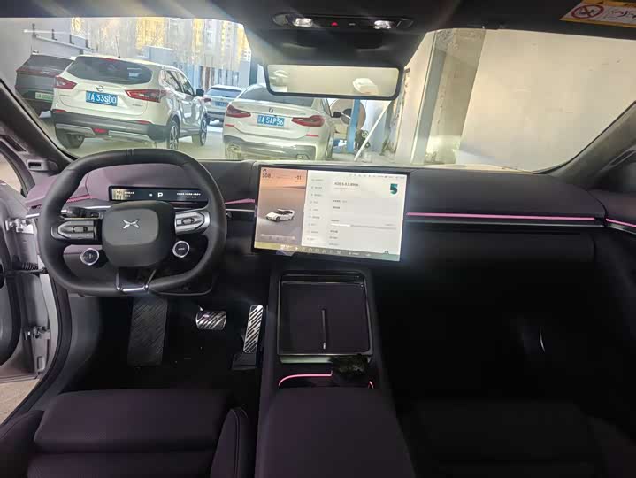 Фото 3 - XPeng P7