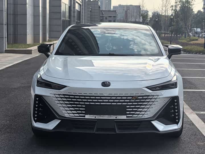 Фото 2 - Changan UNI-V