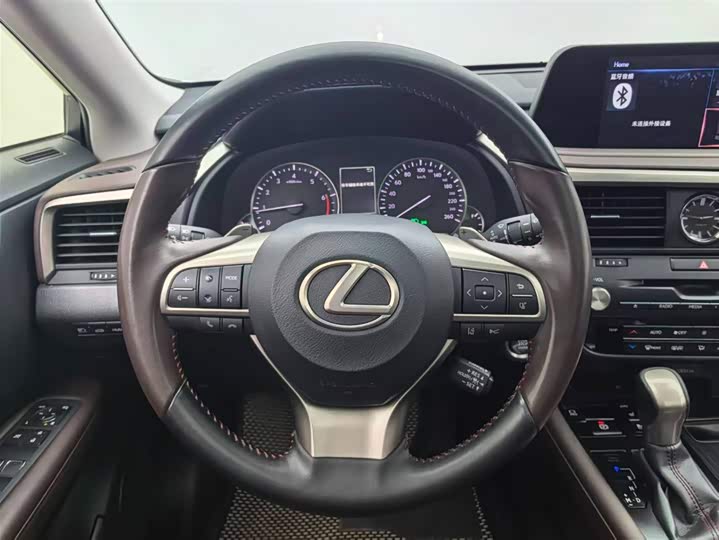 Фото 5 - Lexus RX