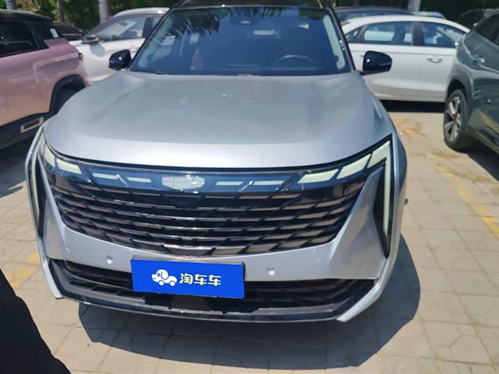 Фото 2 - Geely Atlas L