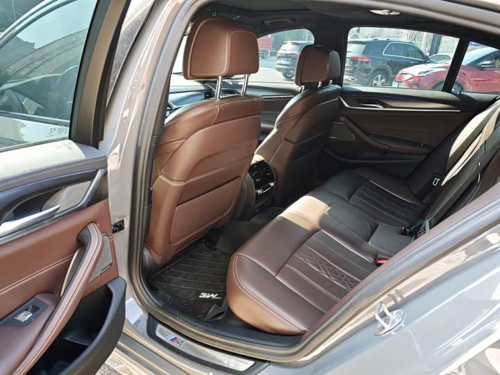 Фото 5 - BMW 5 Series