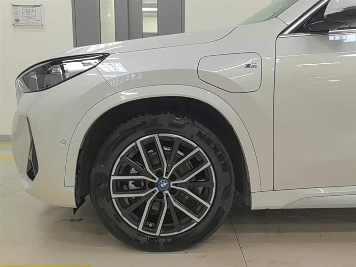 Фото 6 - BMW iX1