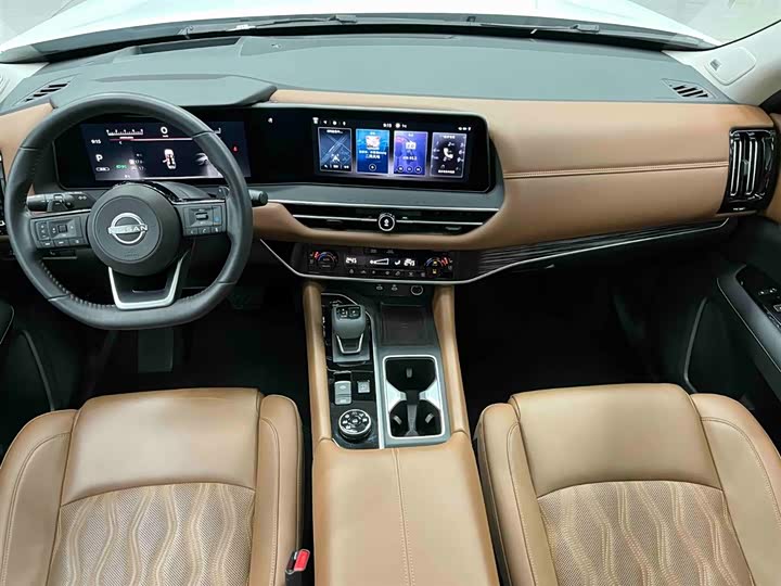 Фото 2 - Nissan Pathfinder