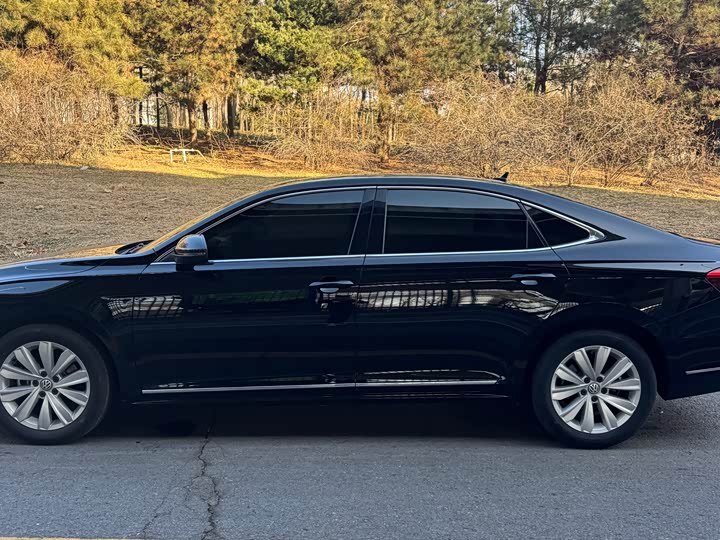 Фото 3 - Volkswagen Passat