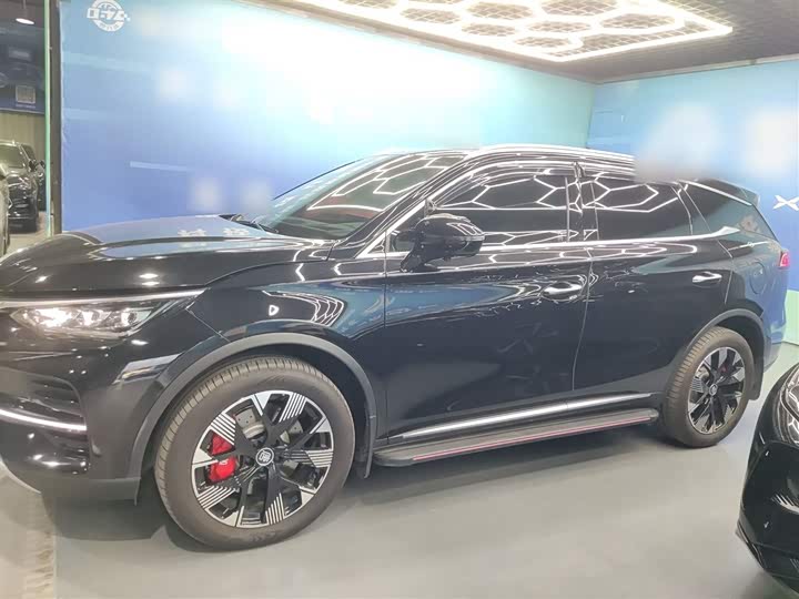 Фото 5 - BYD Tang Hybrid/EV