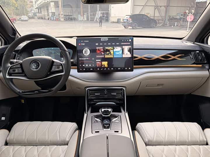 Фото 9 - BYD Tang Hybrid/EV