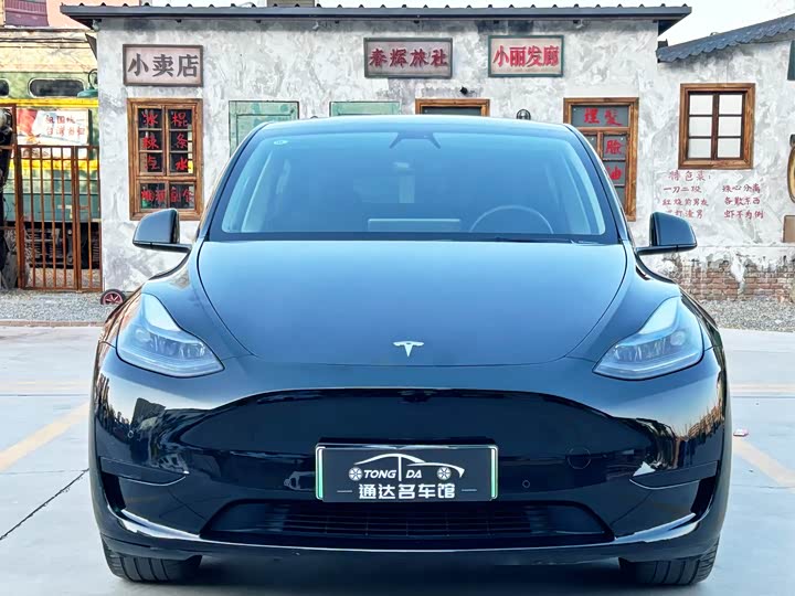 Фото 2 - Tesla Model Y