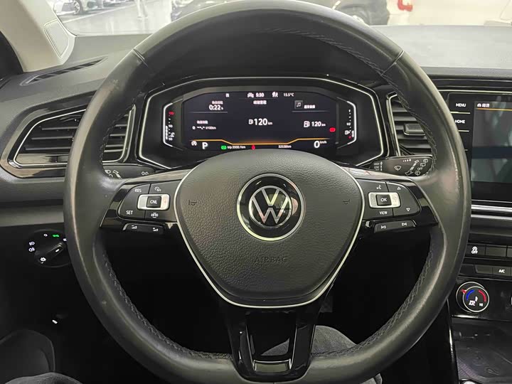 Фото 8 - Volkswagen T-Roc