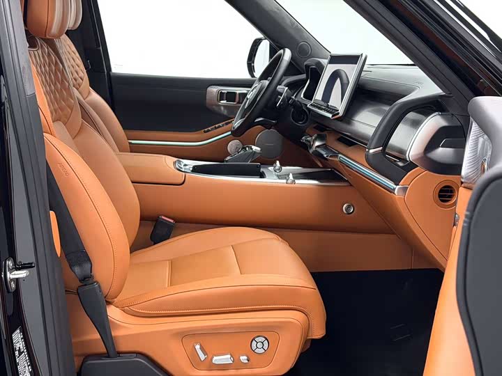 Фото 6 - Tank 700 Hybrid