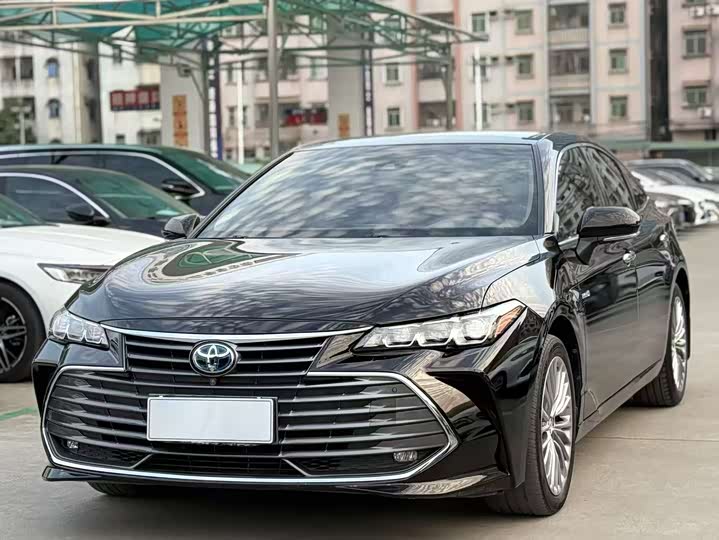 Фото 1 - Toyota Avalon