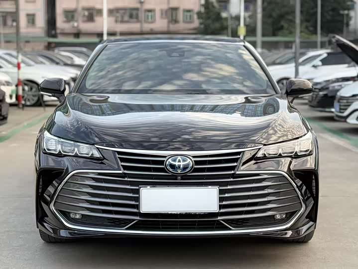 Фото 2 - Toyota Avalon