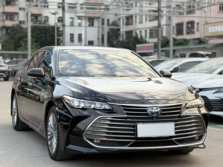 Фото 3 - Toyota Avalon
