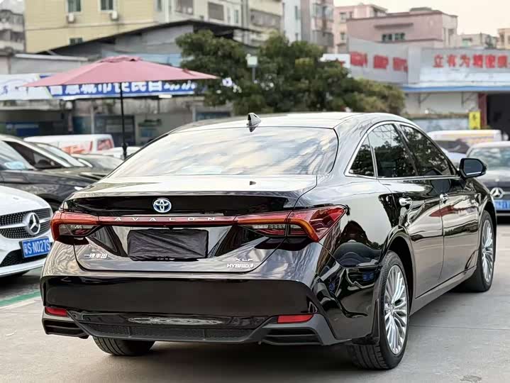 Фото 6 - Toyota Avalon