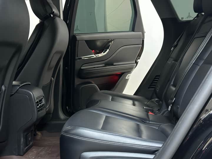 Фото 8 - Lincoln Corsair